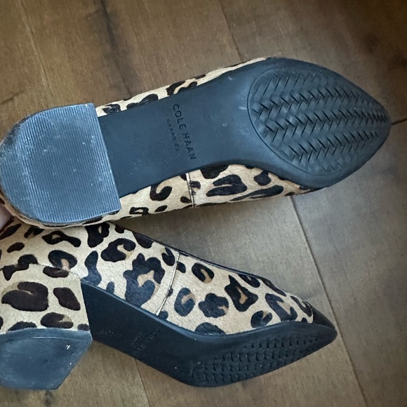 Cole Haan animal print shoes, like new, size 7 - Picture 4 of 5